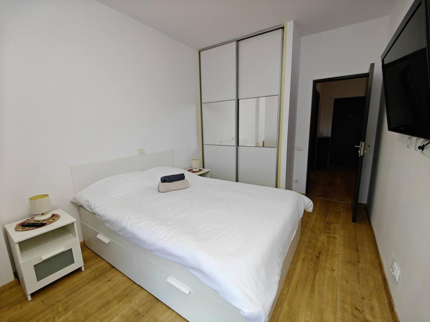 Park Lake Near Iulius Mall, Wi-Fi, Walk-In Showe Cluj-Napoca Exterior foto